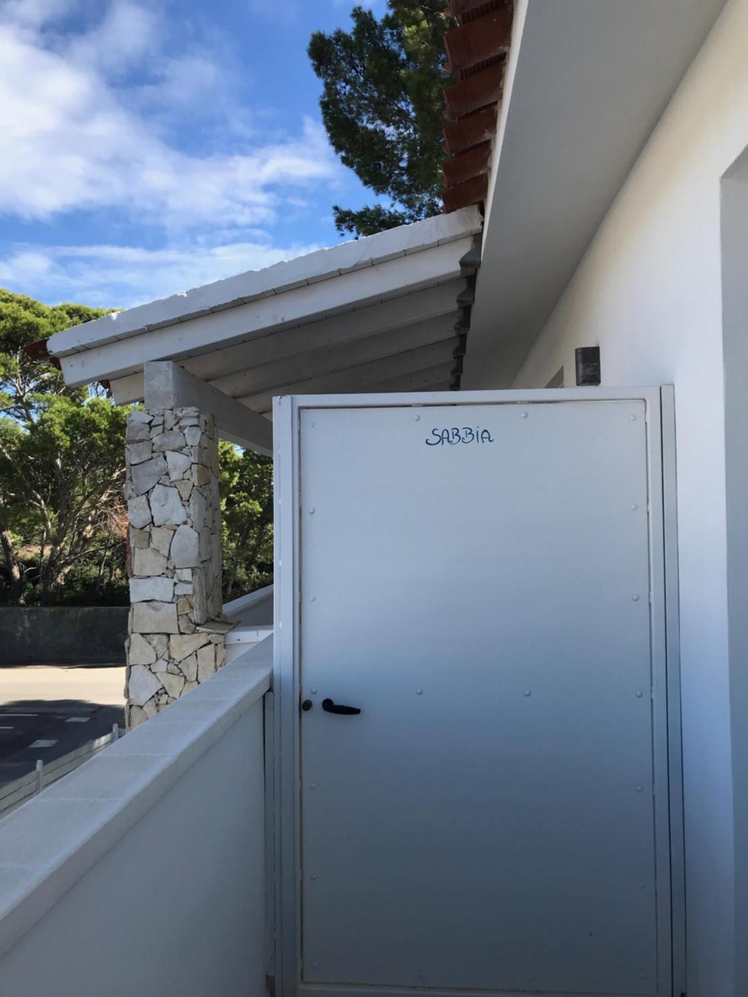 Case Vacanze "Bianco Mare" Porto Pino Ruang foto