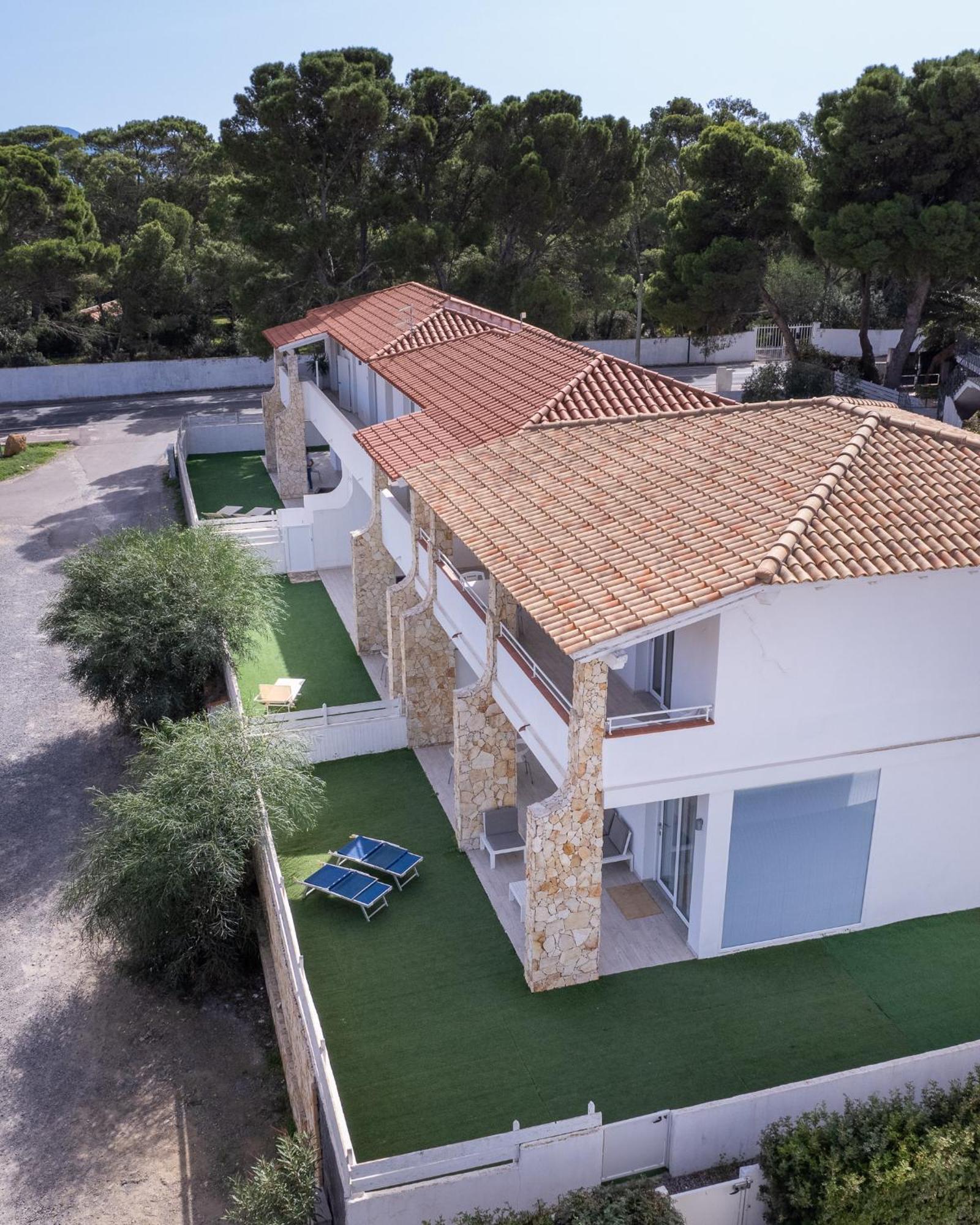 Case Vacanze "Bianco Mare" Porto Pino Bagian luar foto
