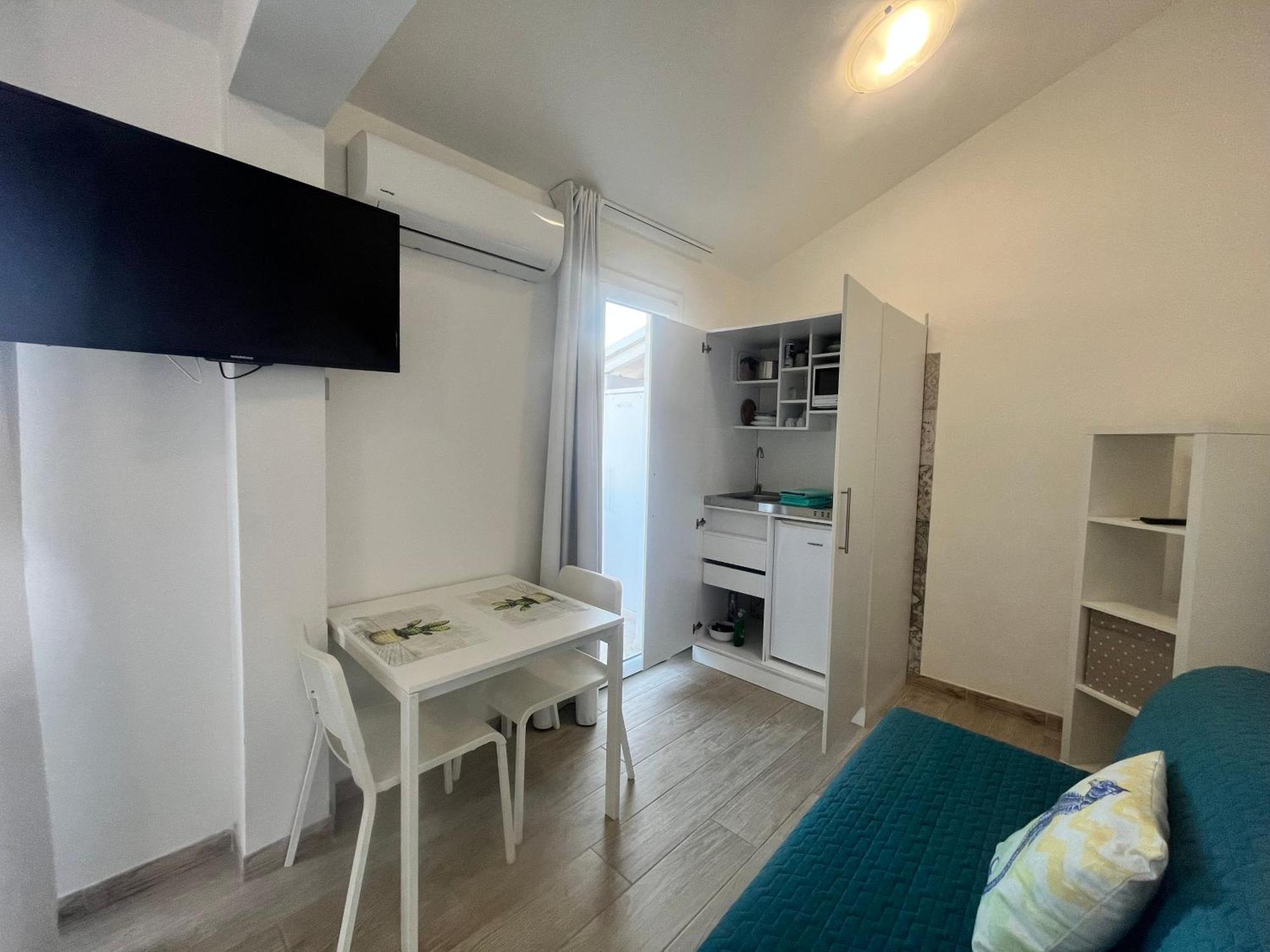 Case Vacanze "Bianco Mare" Porto Pino Bagian luar foto