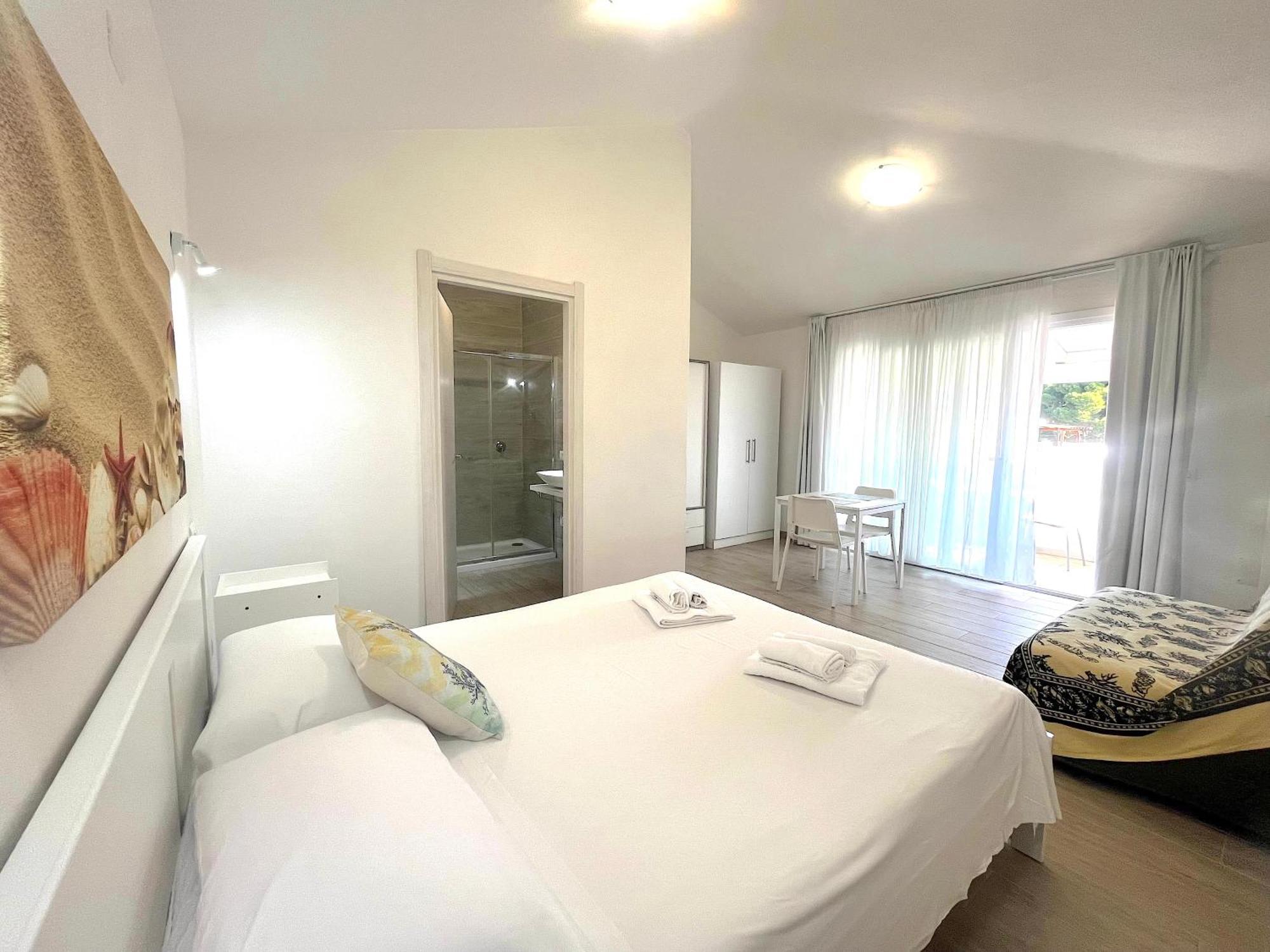 Case Vacanze "Bianco Mare" Porto Pino Bagian luar foto